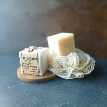 savon "Cabri", au lait de chèvre et miel, sous forme de petit cube